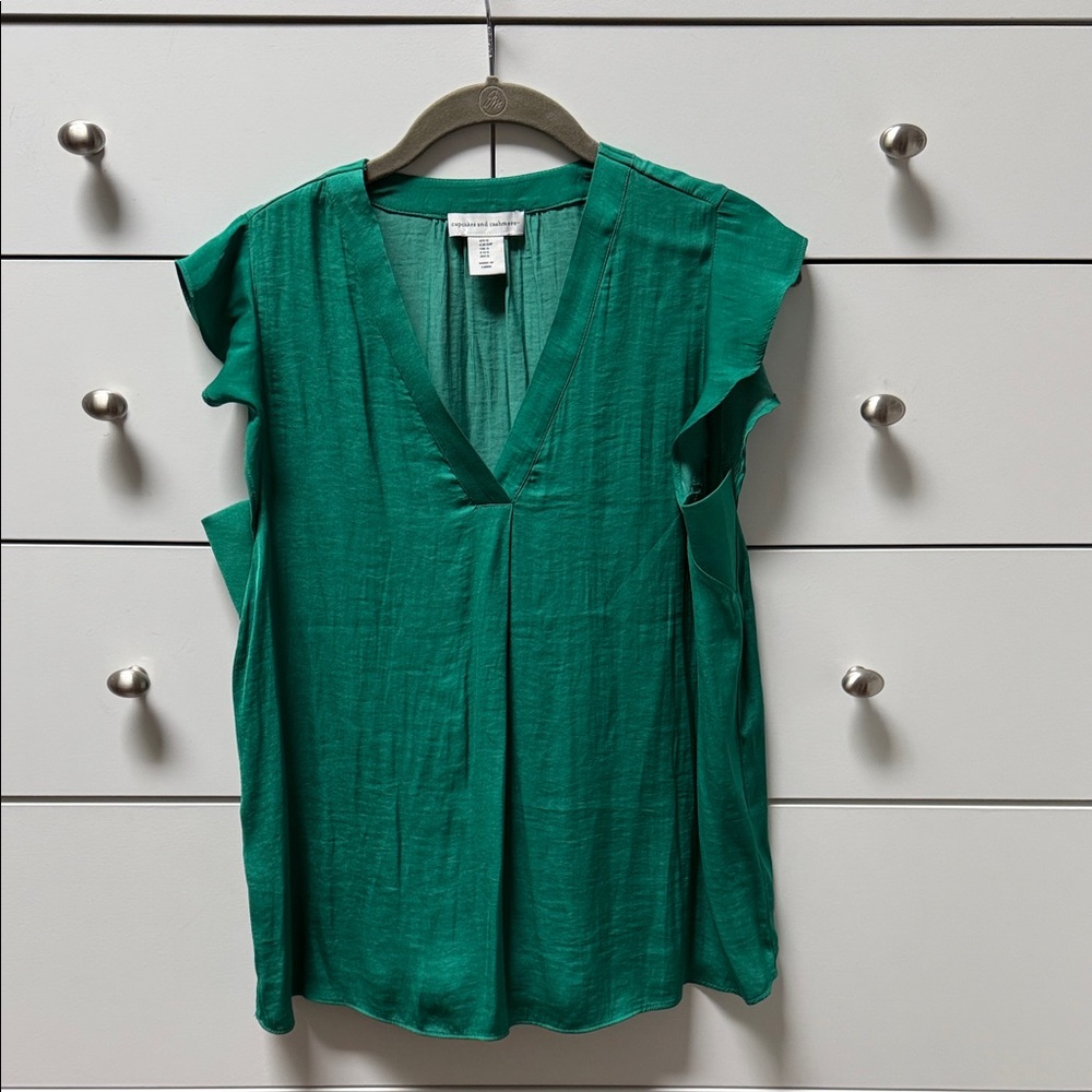 cupcakes & cashmere Emerald V-Neck Blouse